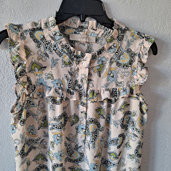 LOFT Tops - Loft sleeveless Paisley Print tank top blouse